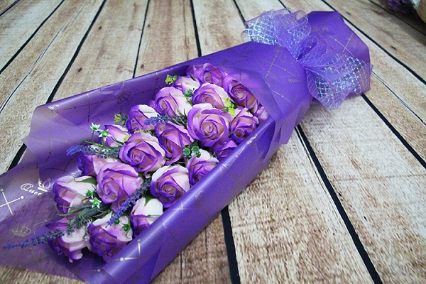 hoa hồng sáp bó lớn