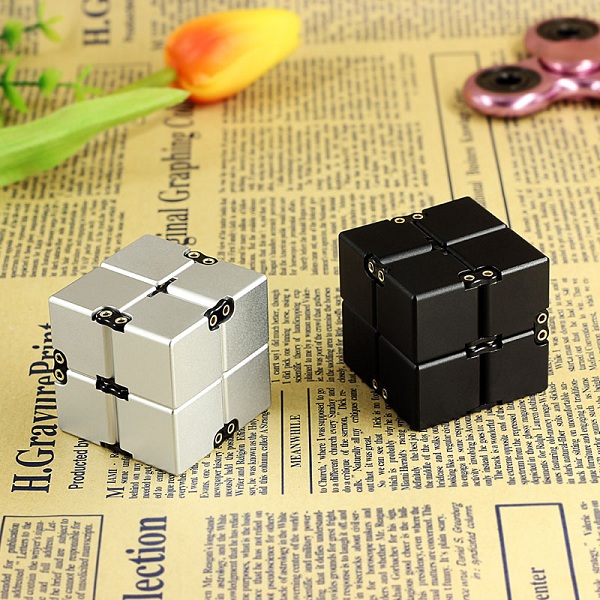 khối vuông xả stress infinity Cube